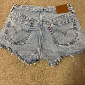 Light blue Levi’s shorts!
